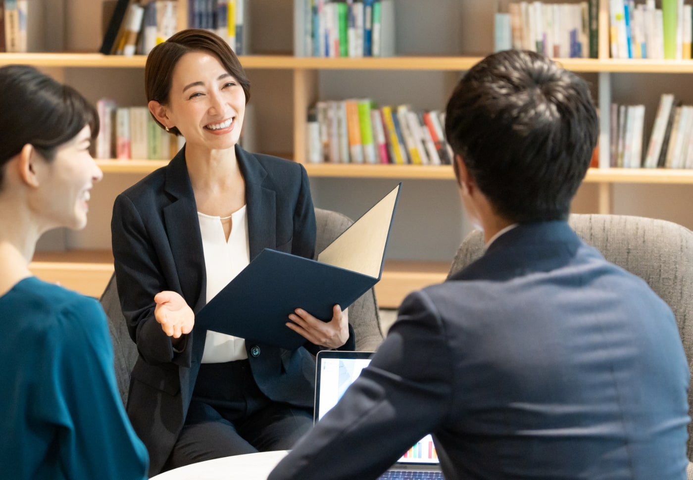 登録顧客が多く、様々な業態に対応可能<br>生きた声をマーケティングに反映